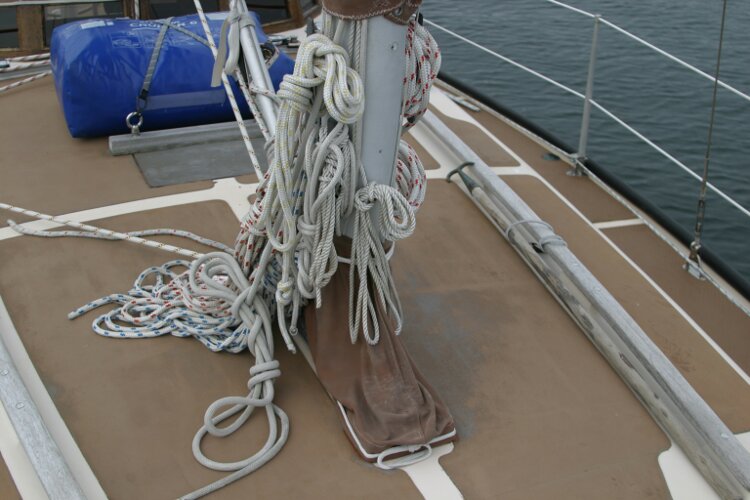 Bruce Roberts 34 Sailing Yachtfor sale Mast Base - 