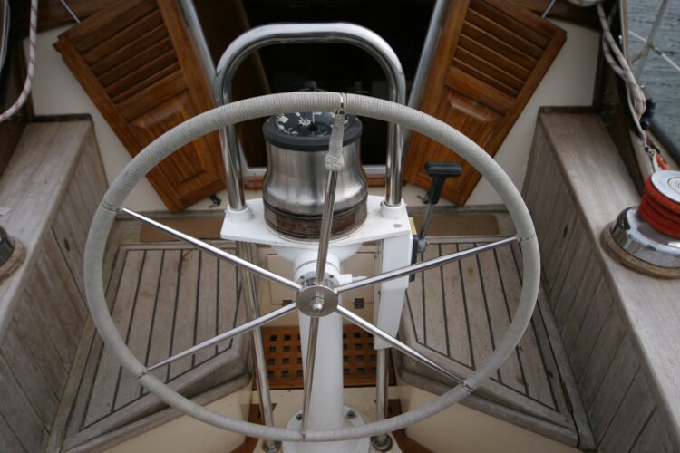 Bruce Roberts 34 Sailing Yachtfor sale Detail of Helm Position. - 
