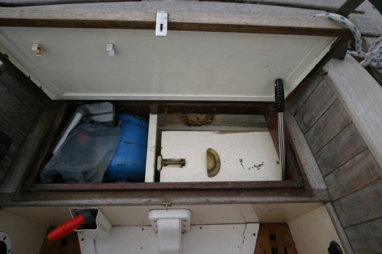 Bruce Roberts 34 Sailing Yachtfor sale Gas Locker. - Under helm seat.