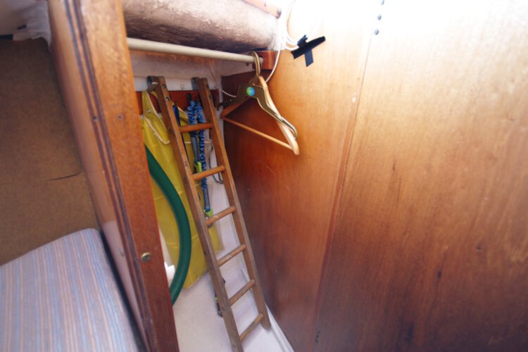 Colvic 26for sale The wet locker - Located opposite the heads on the starboard side