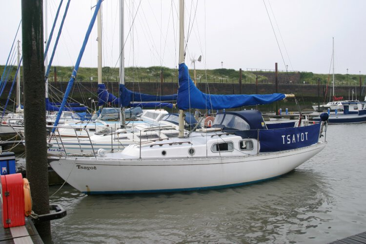 Morgan Giles for sale Seen from port side - She is ready to sail away