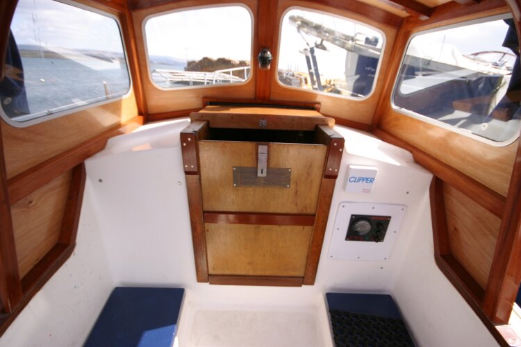 Colvic Springtide 25for sale Looking into the doghouse to the companionway - from aft of the cockpit