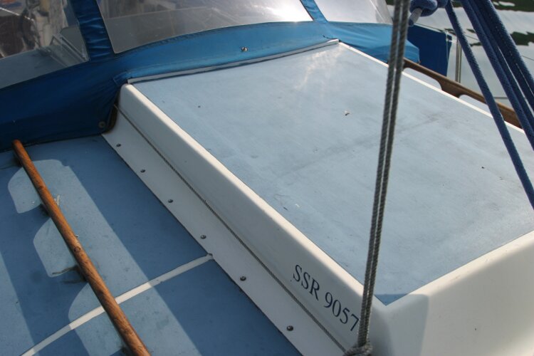 Westerly Renownfor sale Coachroof close up - Starboard side