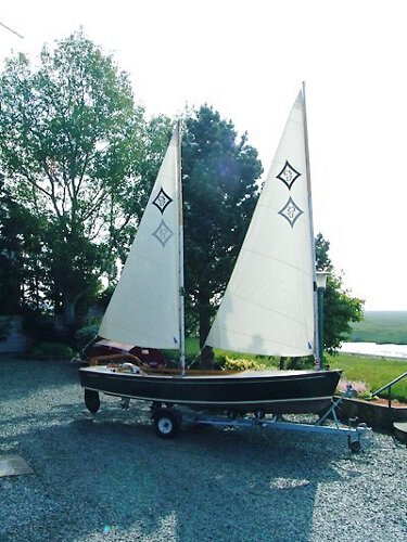 Wooden Classic Core Sound 17for sale This view shows off her rig - The twin sails are by Goacher sails.