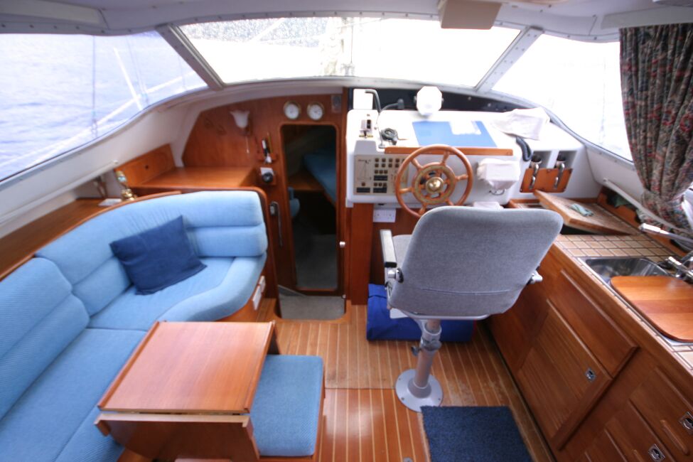Westerly Riviera 35 MkIIfor sale Full View of the Bridge Deck - 