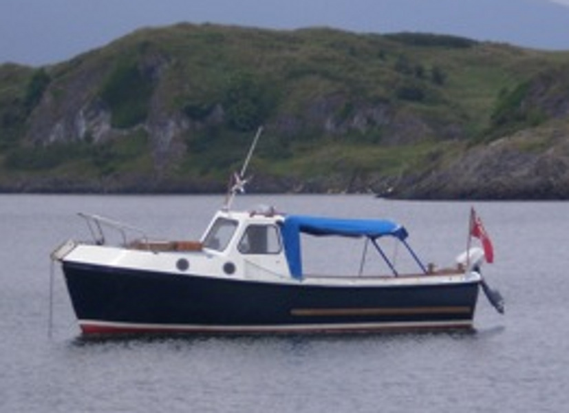 Romany 21for sale At Anchor in the loch - Zoomed in version of owner's photo.