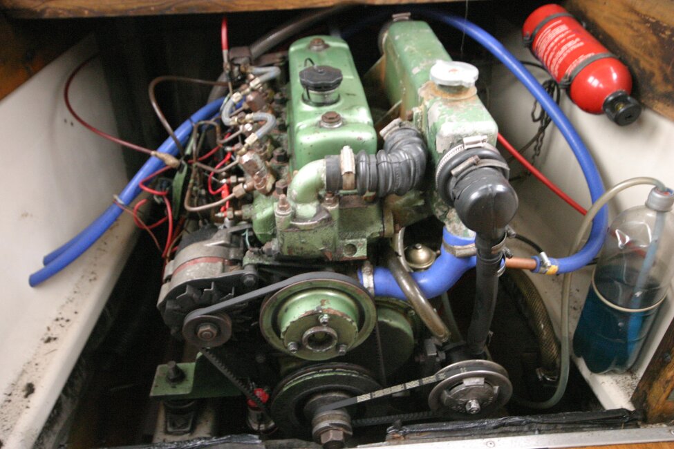 Shetland 640 Hardtopfor sale Engine - Front view