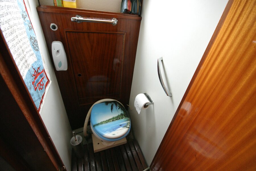 Finnsailer 35ft Motor Sailerfor sale Heads compartment - sea toilet