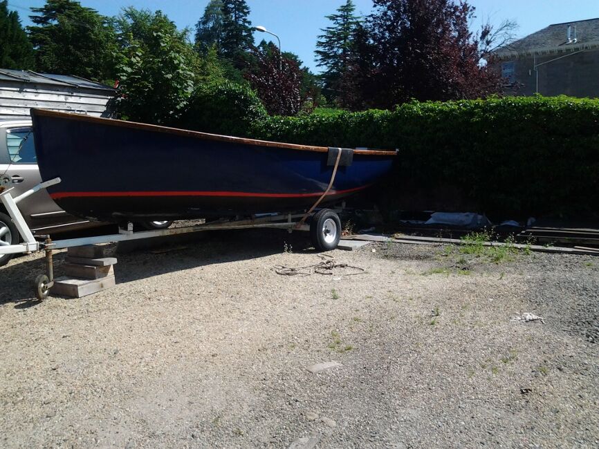 Dayboat  / Fishing Boatfor sale Fully refurbished road trailer - 