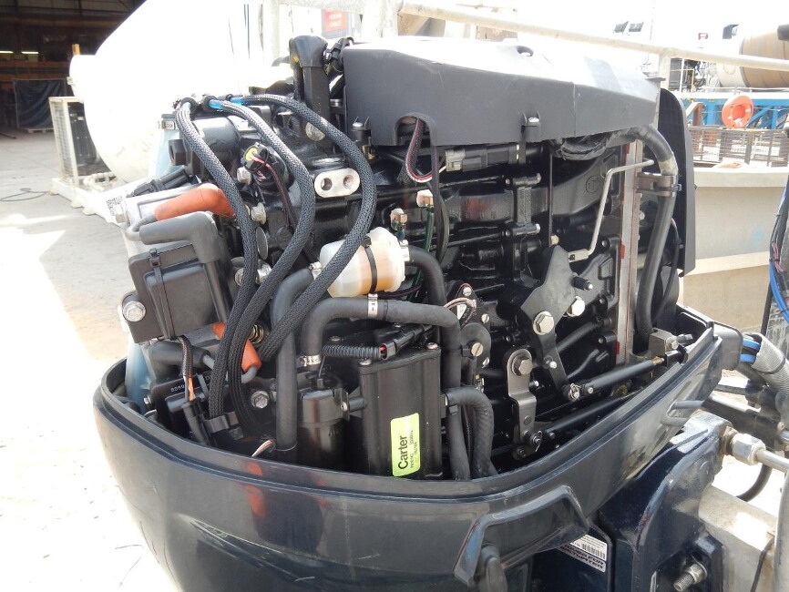 Robust 17C Workboatfor sale Engine Detail - Owner's photo