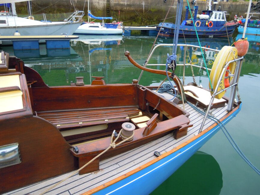 Wooden Classic 29 foot Bermudan Sloopfor sale Cockpit from pontoon - Owner's photo