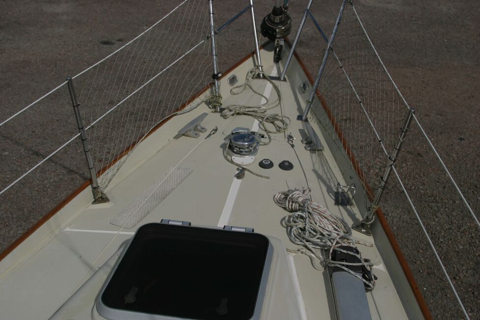 Contessa 32for sale Forehatch and Foredeck - 
