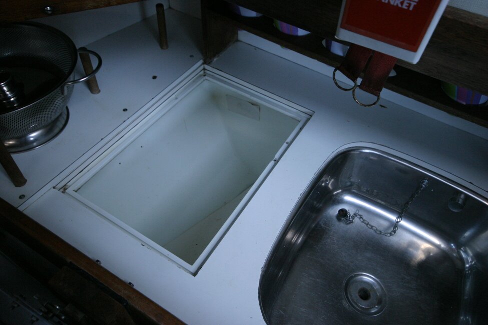 Nicholson 32 Mk Xfor sale Galley - cool box next to sink - 