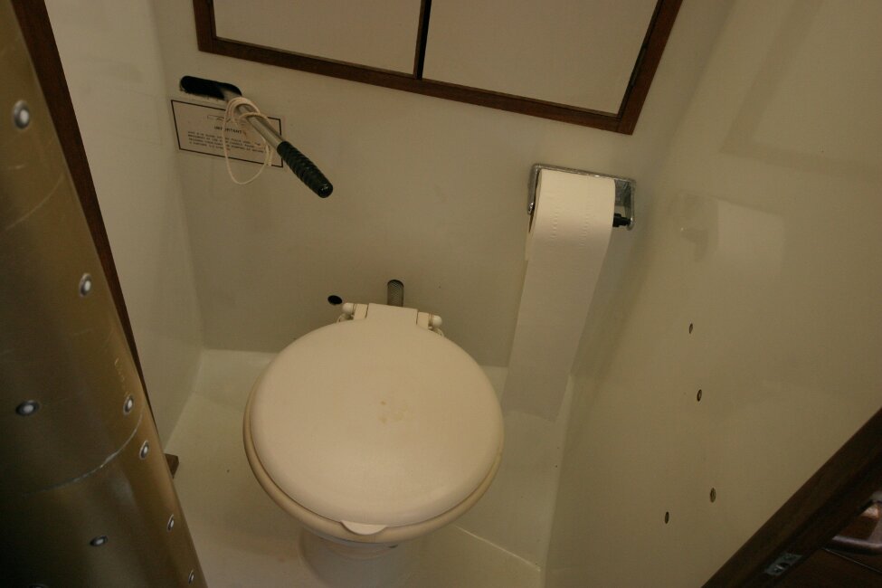 Nicholson 32 Mk Xfor sale Heads comparment - sea toilet to port - 