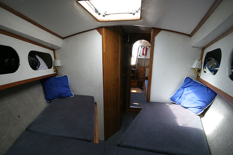 Moody 30for sale View aft from the forward cabin - 