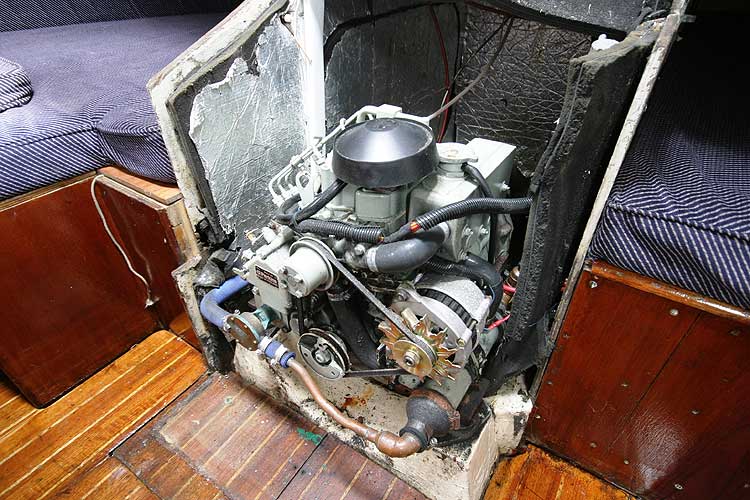 Bolero 35for sale The engine - Note the exellent access