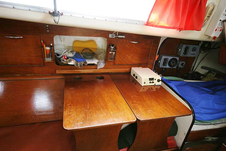 Van de Stadt Pioneer 9for sale Close up view of tables - On the starboard side