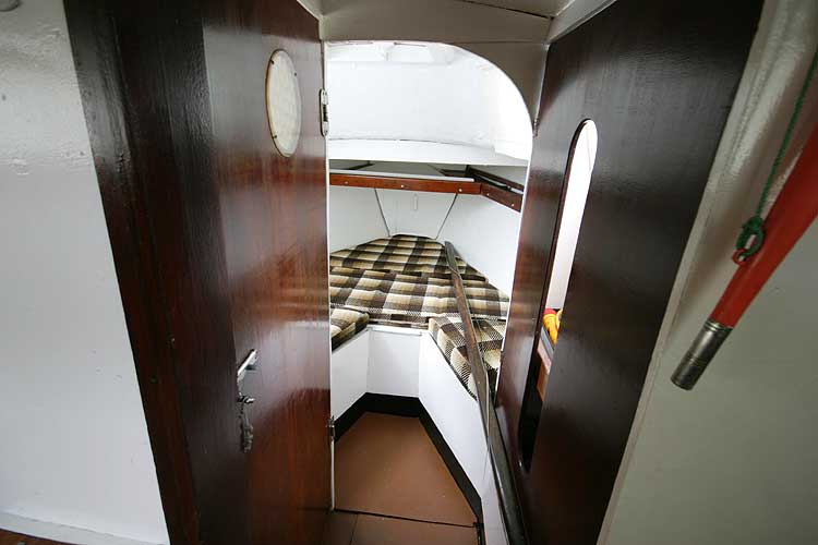 Colvic Sailorfor sale Looking into the fore cabin - 