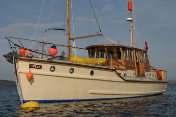 Groves and Gutteridge 47 foot Classic Motor Yacht for sale