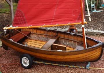 McGruers 9' Clinker Sailing Dinghy for sale